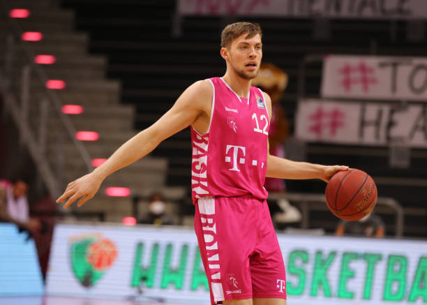 它背后是中 它背后是中