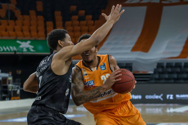 尤其是侧翼 尤其是侧翼