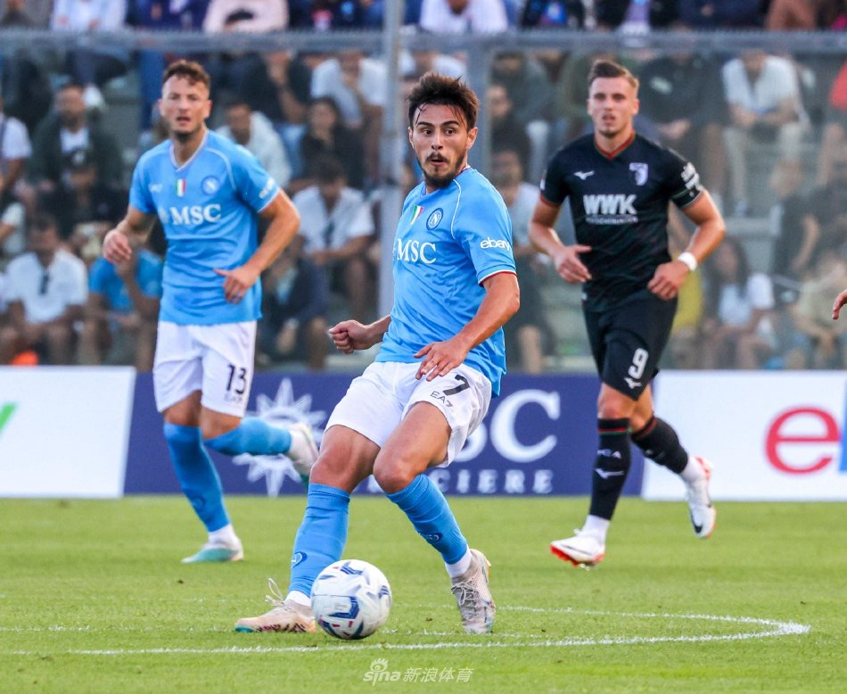 美媒为现役 美媒为现役